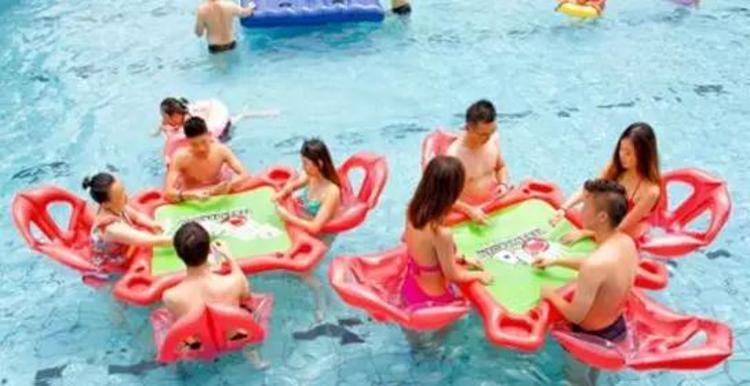 【扬州】扬州水上乐园成人票仅售128元！纵情戏水踏浪，“巨兽碗”“大喇叭”等多项大型水上项目怎么能少了你，快来开启一场奇妙的仲夏欢畅清凉之旅吧！